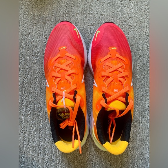 NIB Nike renew run D2N sz 7Y - Picture 2 of 8